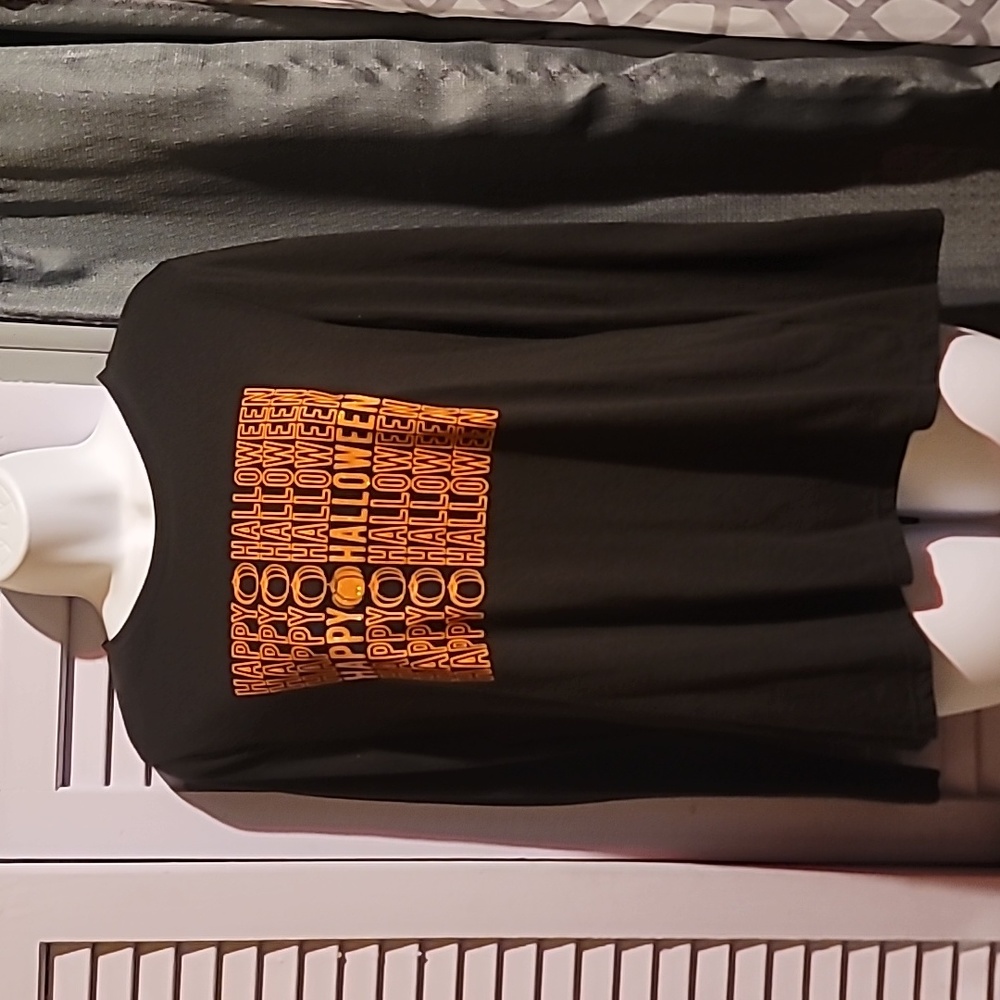 🎃Woman Size M Halloween Long Sleeve Shirt🎃